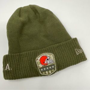New Era Olive Green Cleveland Browns Salute to Service Sideline Cuffed Knit Hat